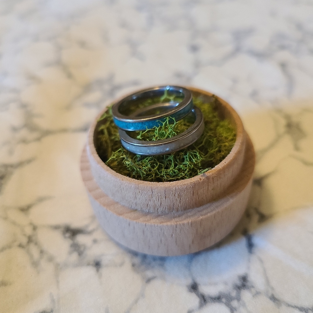 Size 6 two ring bands ✨️ - Picture 3 of 11